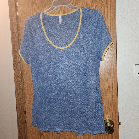 LuLaRoe Tops - LuLaRoe XL Basic Blue Short Sleeve Tee